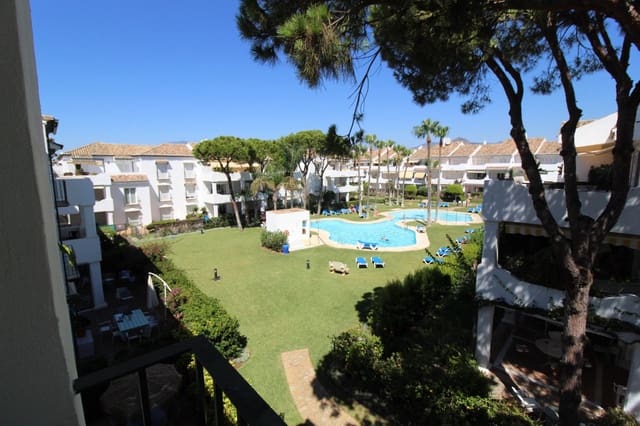2 slaapkamer Penthouse te koop in Atalaya-Isdabe, Estepona met zwembad - € 530.000 (Ref: 9813915)