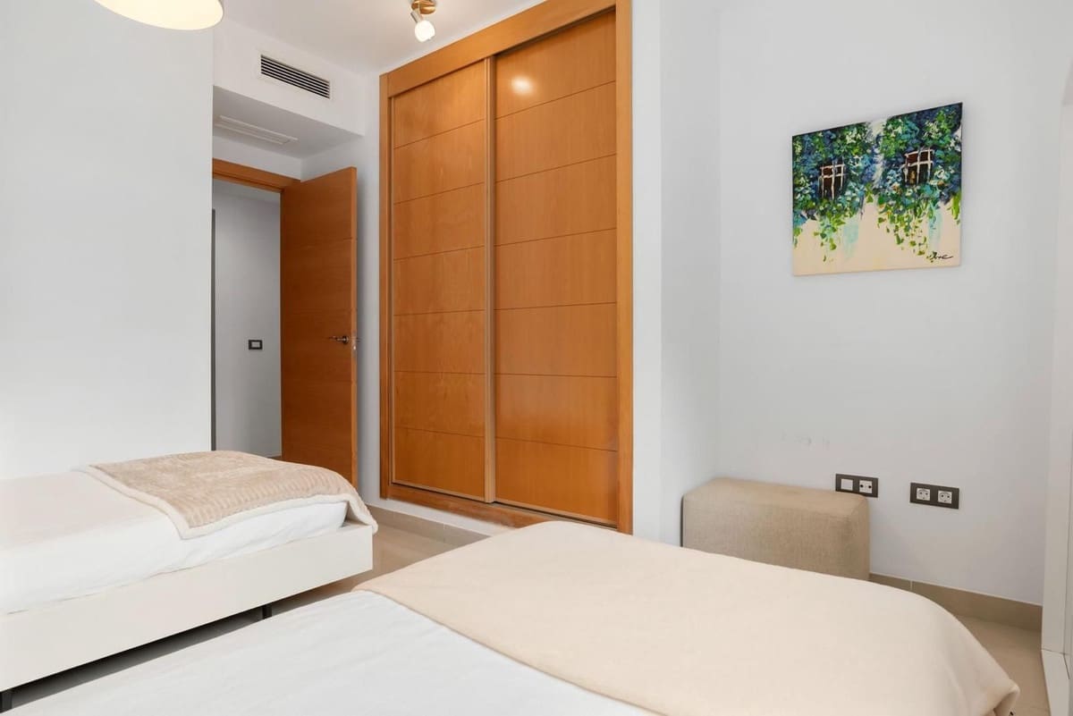 2 sovrum Lägenhet till salu i Estepona med pool - 394 950 € (Ref: 9813918)