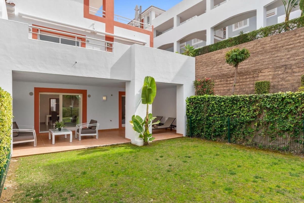 2 sovrum Lägenhet till salu i Estepona med pool - 394 950 € (Ref: 9813918)