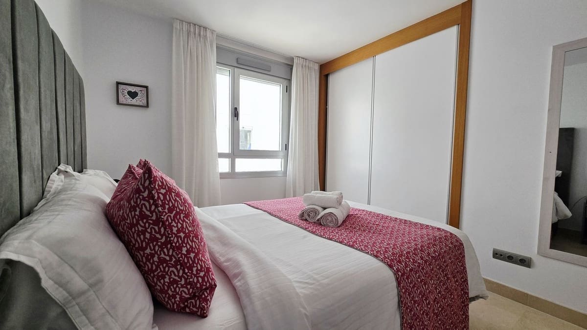 Ático de 3 habitaciones en San Pedro de Alcantara en venta con piscina - 669.000 € (Ref: 9813920)