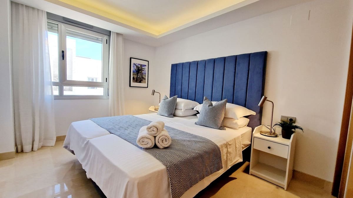 Ático de 3 habitaciones en San Pedro de Alcantara en venta con piscina - 669.000 € (Ref: 9813920)