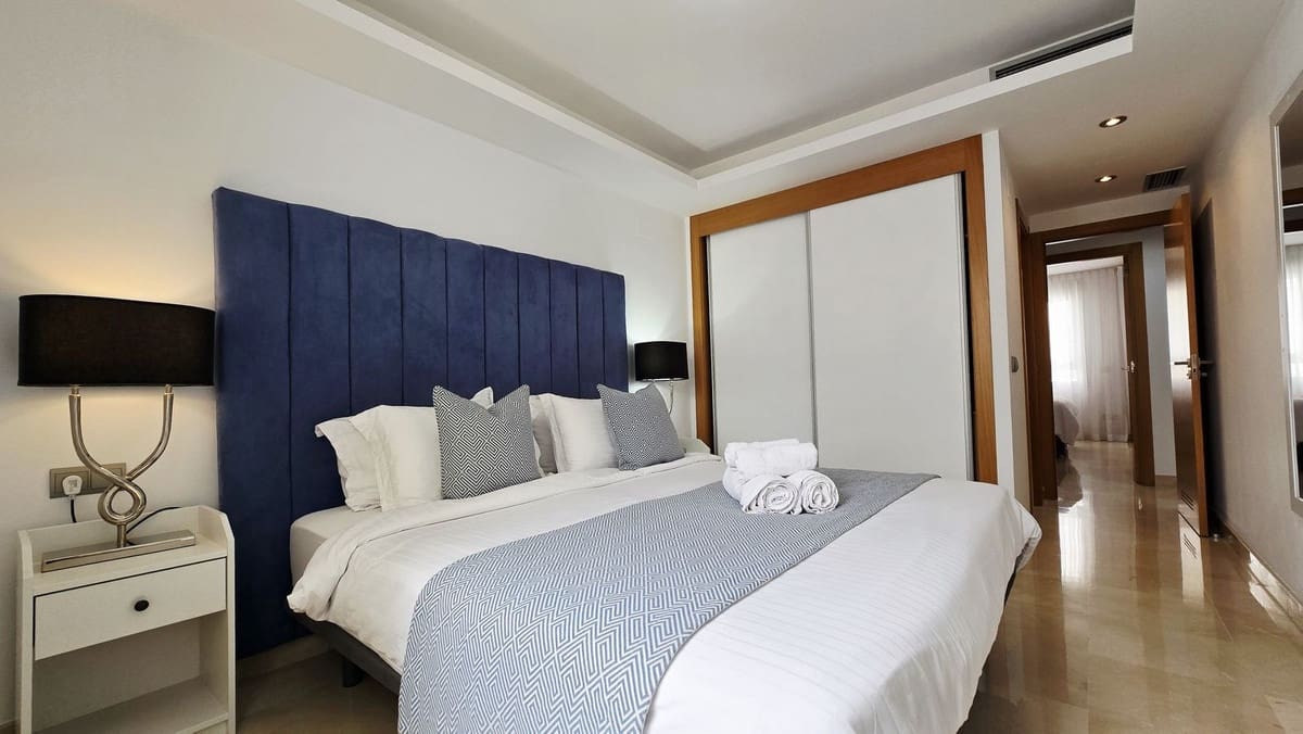 Ático de 3 habitaciones en San Pedro de Alcantara en venta con piscina - 669.000 € (Ref: 9813920)