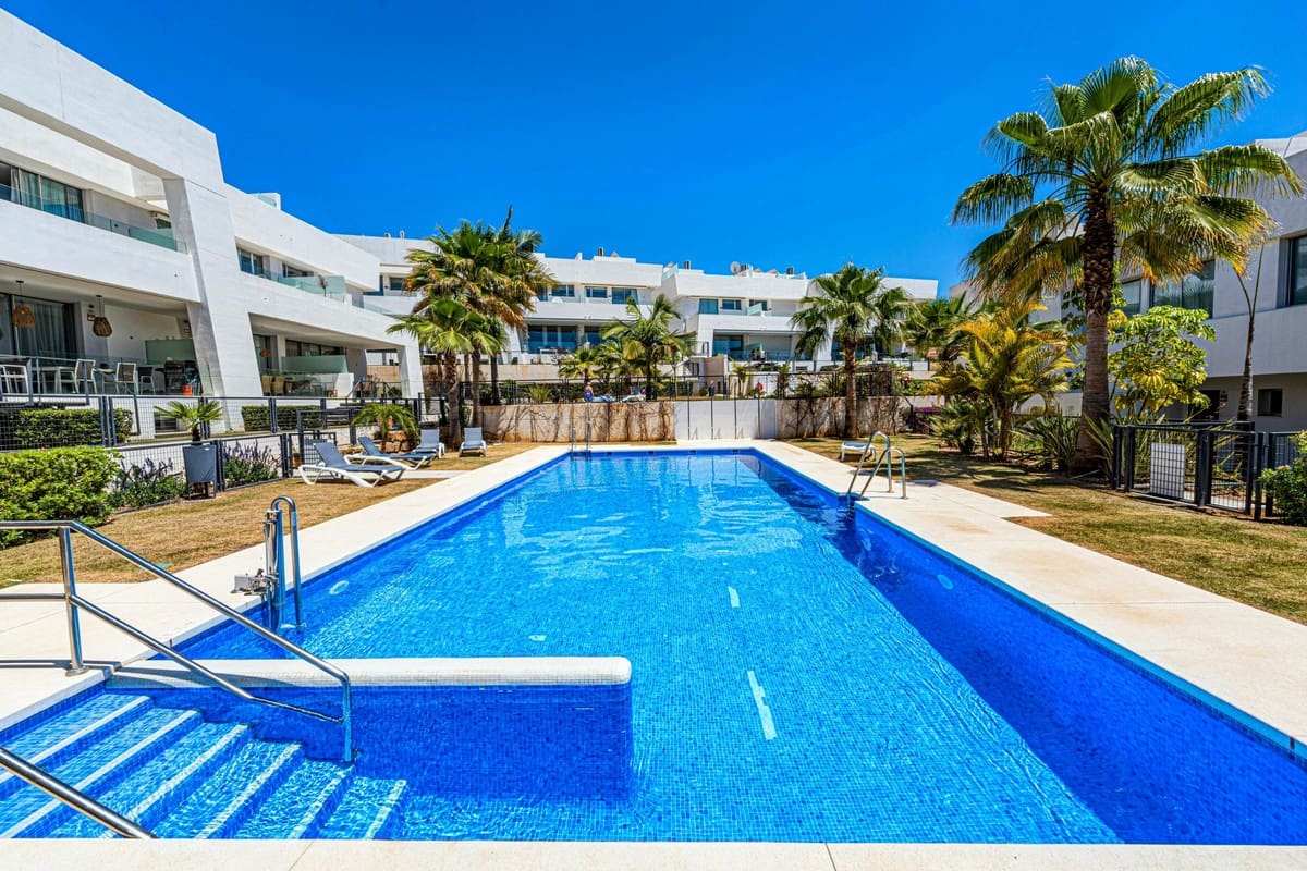 4 bedroom Townhouse for sale in Rio Real with pool - € 1,250,000 (Ref: 9813921)