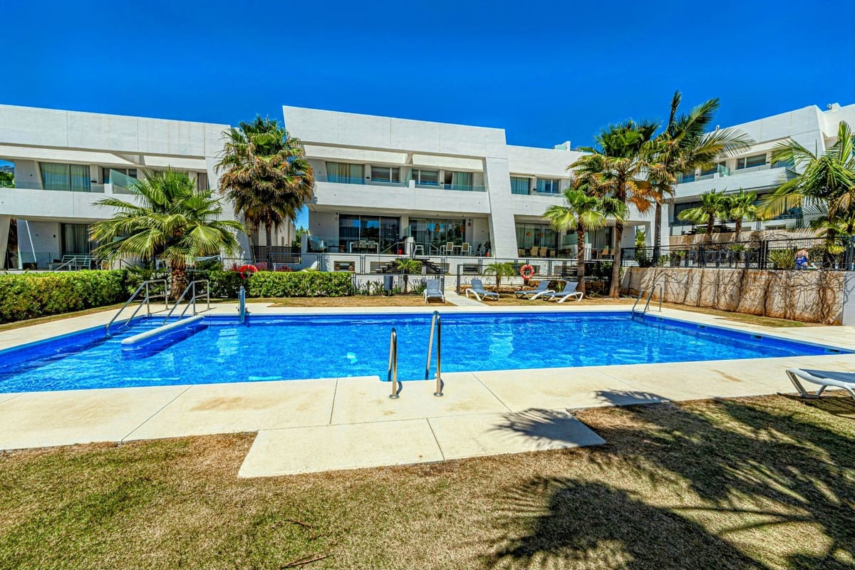 4 bedroom Townhouse for sale in Rio Real with pool - € 1,250,000 (Ref: 9813921)