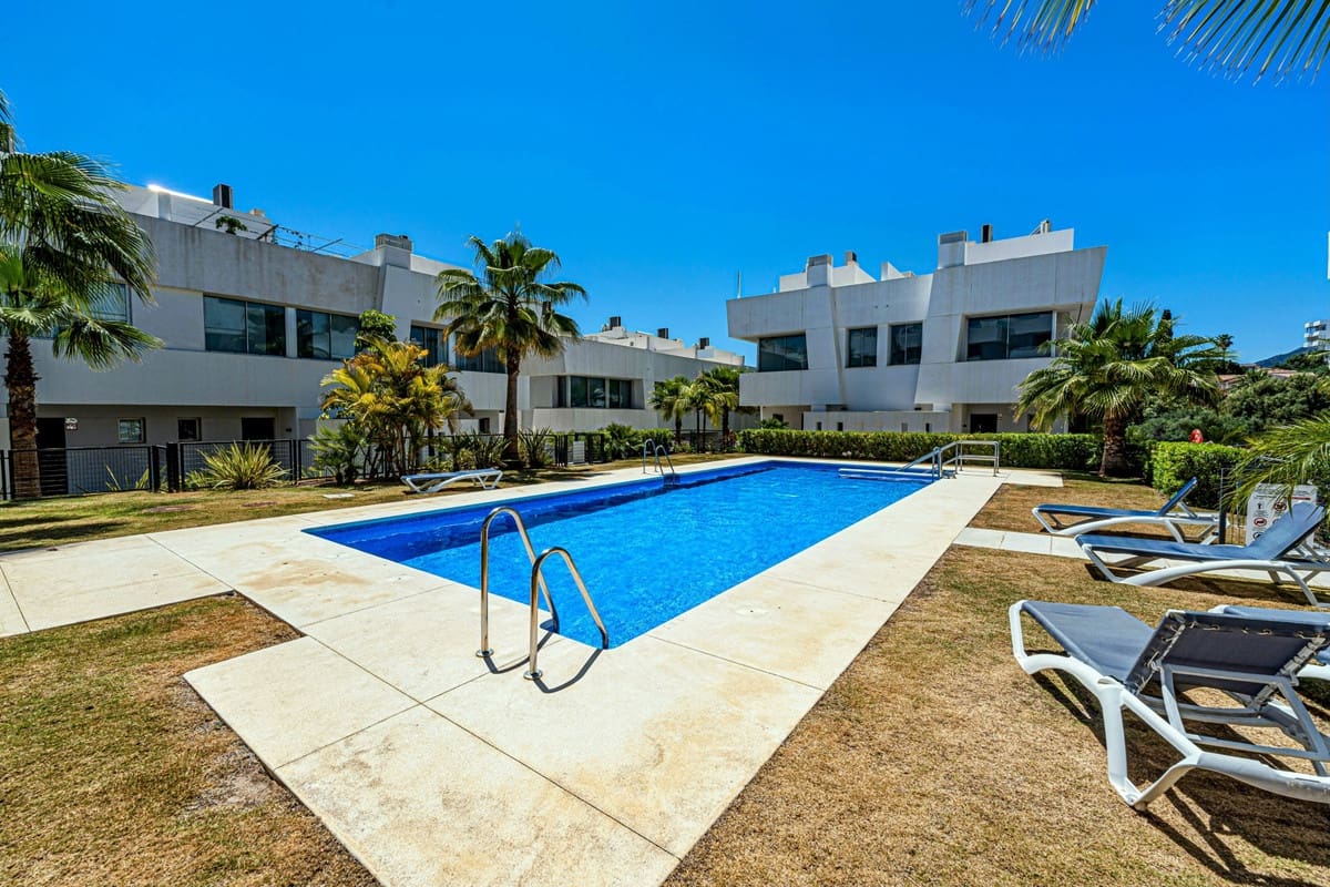 4 bedroom Townhouse for sale in Rio Real with pool - € 1,250,000 (Ref: 9813921)