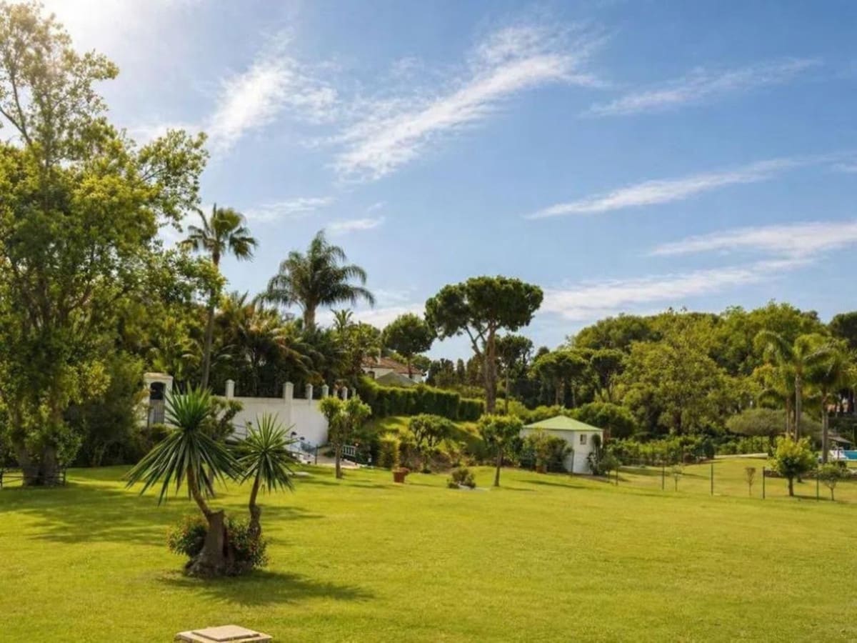 2 slaapkamer Appartement te koop in Estepona met zwembad - € 465.000 (Ref: 9813922)