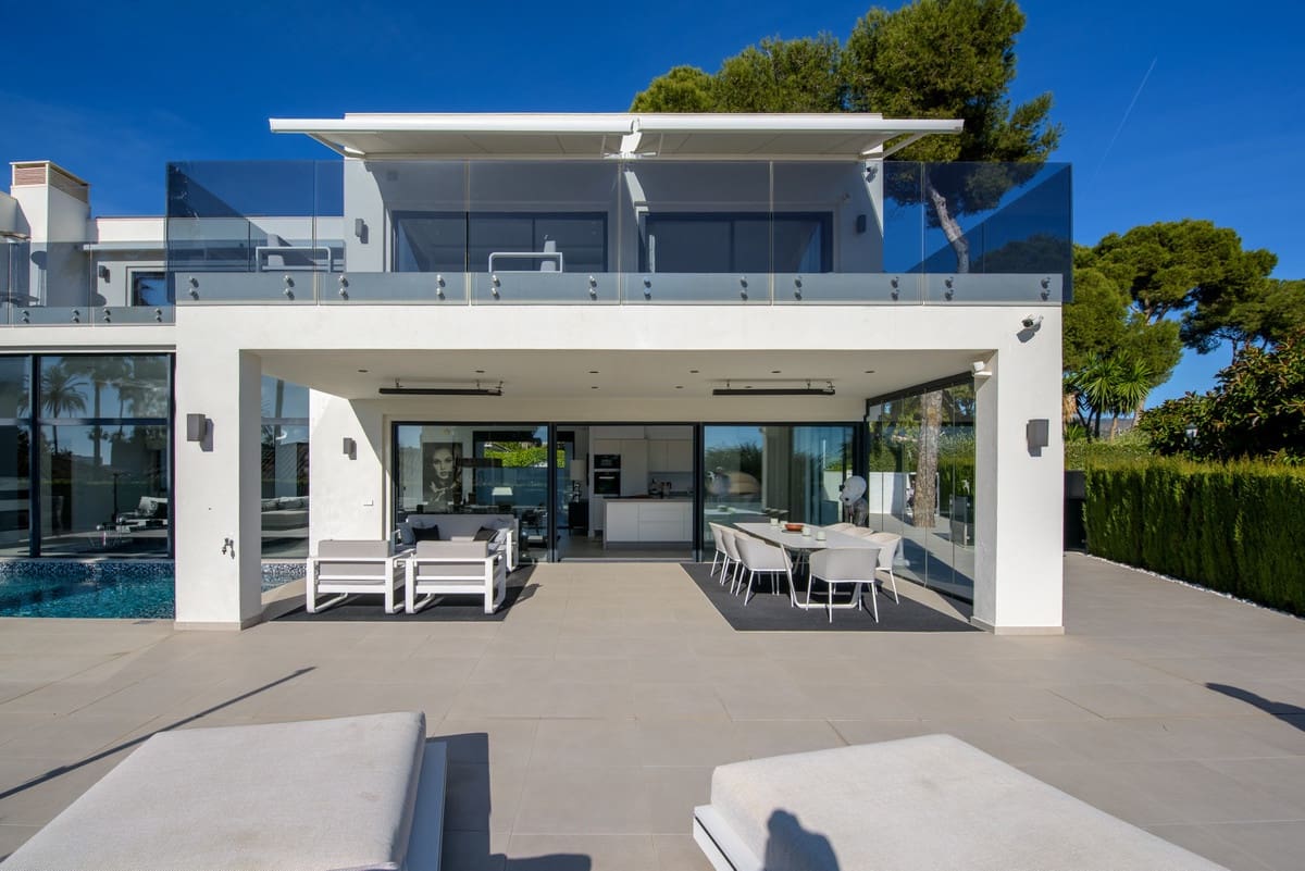 4 makuuhuone Huvila myytävänä paikassa Los Monteros mukana uima-altaan 
autotalli - 4 400 000 € (Ref: 9813923)