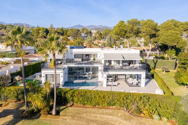 4 bedroom Villa for sale in Los Monteros, Marbella with pool - € 4,400,000 (Ref: 9813923)