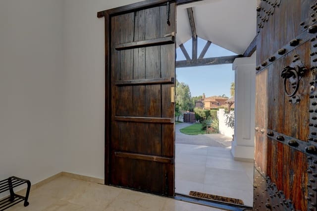 5 camera da letto Villa in vendita in El Rosario, Marbella con piscina - 2.175.000 € (Rif: 9813925)