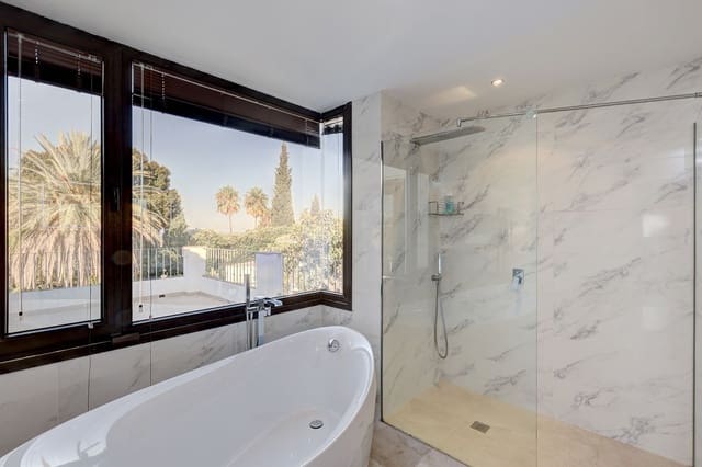 5 camera da letto Villa in vendita in El Rosario, Marbella con piscina - 2.175.000 € (Rif: 9813925)