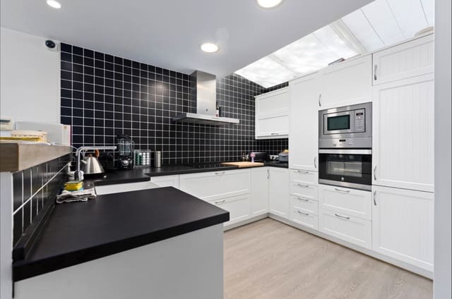 4 sypialnia Dom na sprzedaż w La Quinta, Benahavís - 799 000 € (Ref: 9813926)