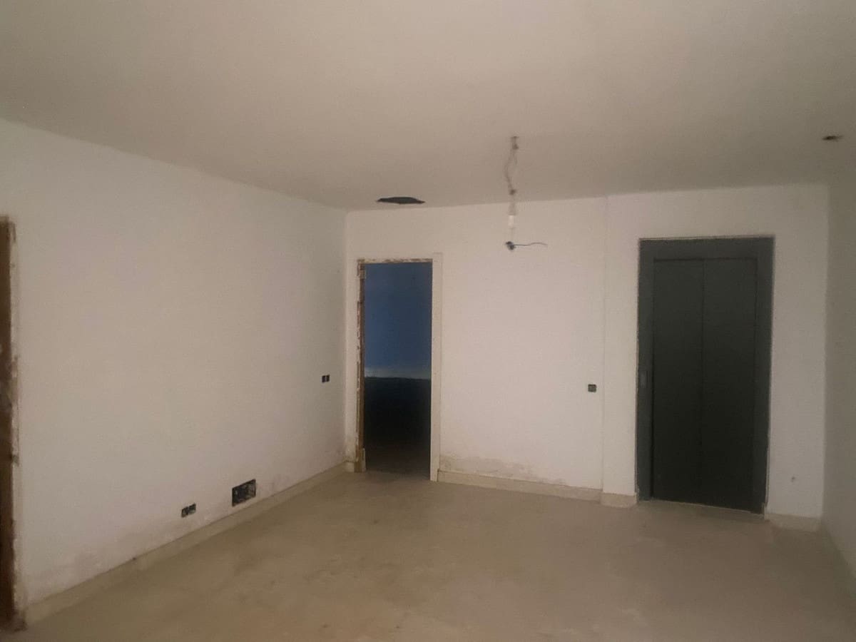 6 makuuhuone Huvila myytävänä paikassa Elviria mukana uima-altaan - 1 300 000 € (Ref: 9813927)