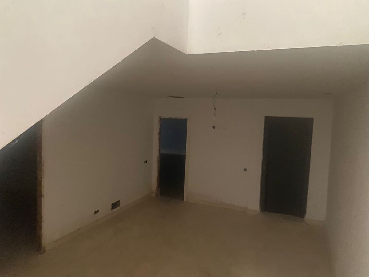 6 makuuhuone Huvila myytävänä paikassa Elviria mukana uima-altaan - 1 300 000 € (Ref: 9813927)