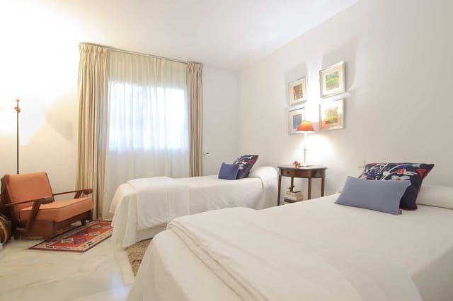 2 sovrum Lägenhet till salu i Lomas De Marbella, Marbella med pool - 580 000 € (Ref: 9813930)