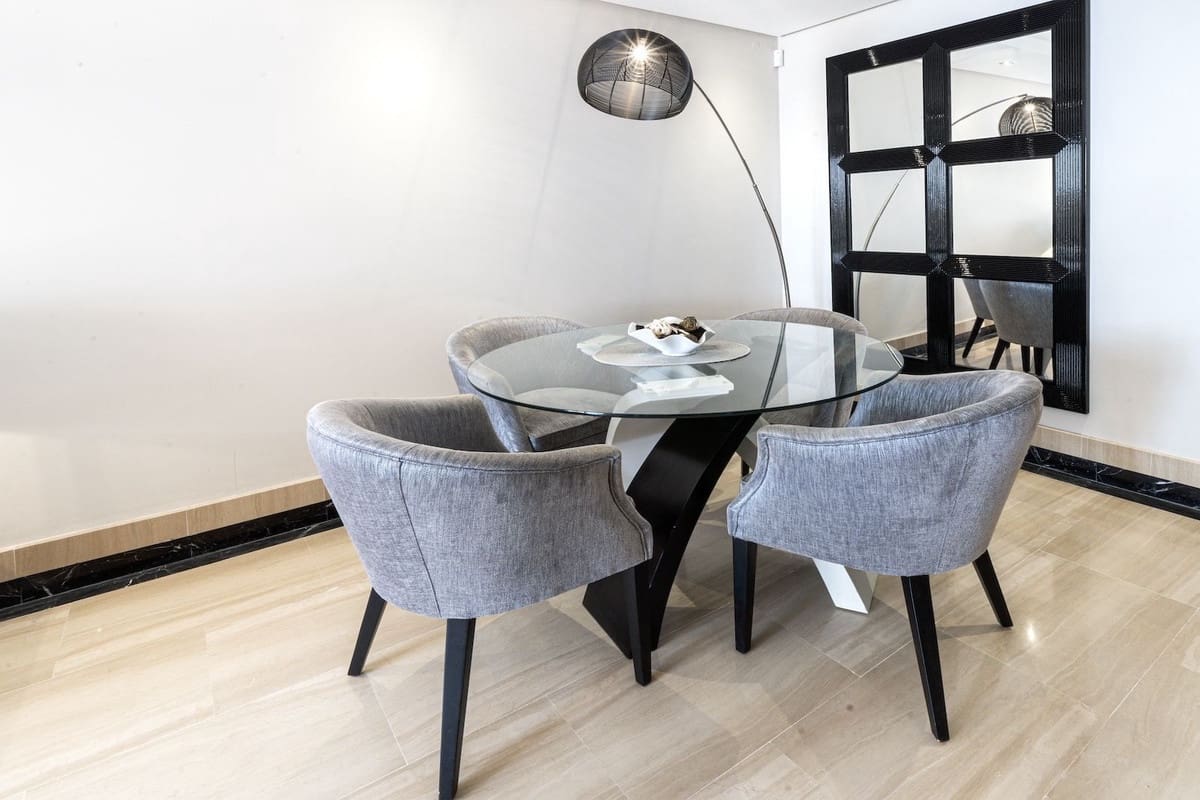 2 quarto Apartamento para venda em Estepona com piscina - 1 050 000 € (Ref: 9823098)