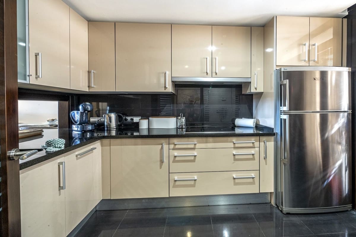 2 quarto Apartamento para venda em Estepona com piscina - 1 050 000 € (Ref: 9823098)