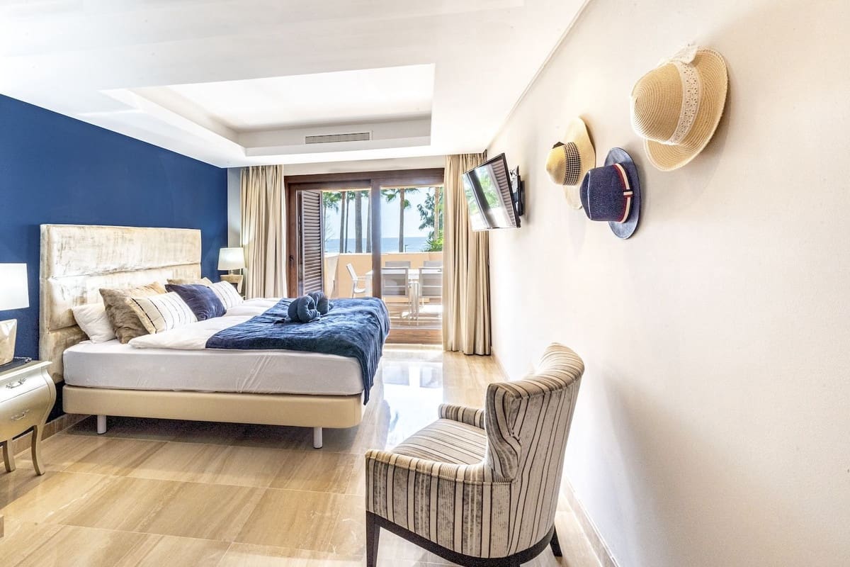 2 quarto Apartamento para venda em Estepona com piscina - 1 050 000 € (Ref: 9823098)