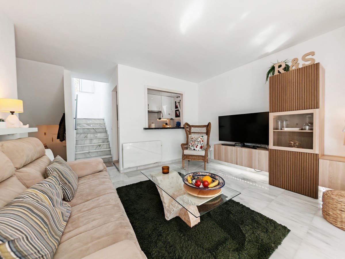 3 bedroom Apartment for sale in Costabella with pool - € 445,000 (Ref: 9846801)