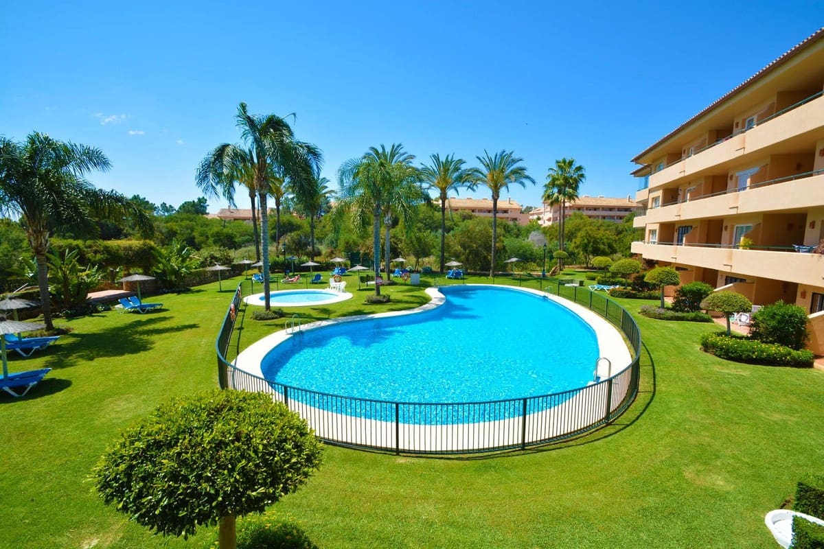 2 sypialnia Apartament na sprzedaż w Elviria z basenem - 375 000 € (Ref: 9846802)