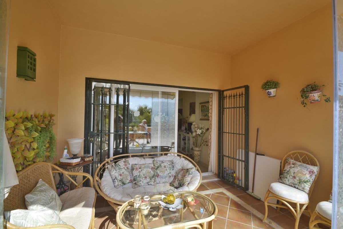2 sypialnia Apartament na sprzedaż w Elviria z basenem - 375 000 € (Ref: 9846802)