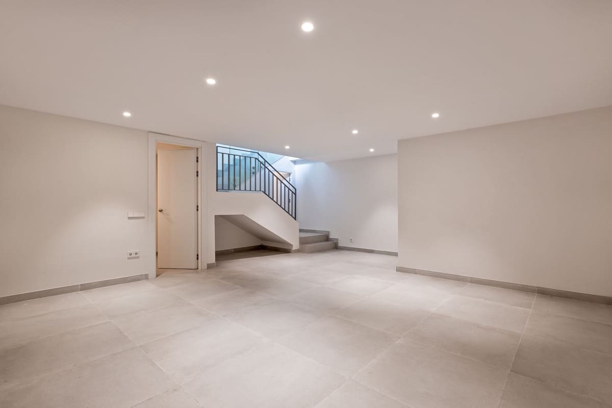 4 bedroom Townhouse for sale in San Pedro de Alcantara with pool - € 1,195,000 (Ref: 9846803)