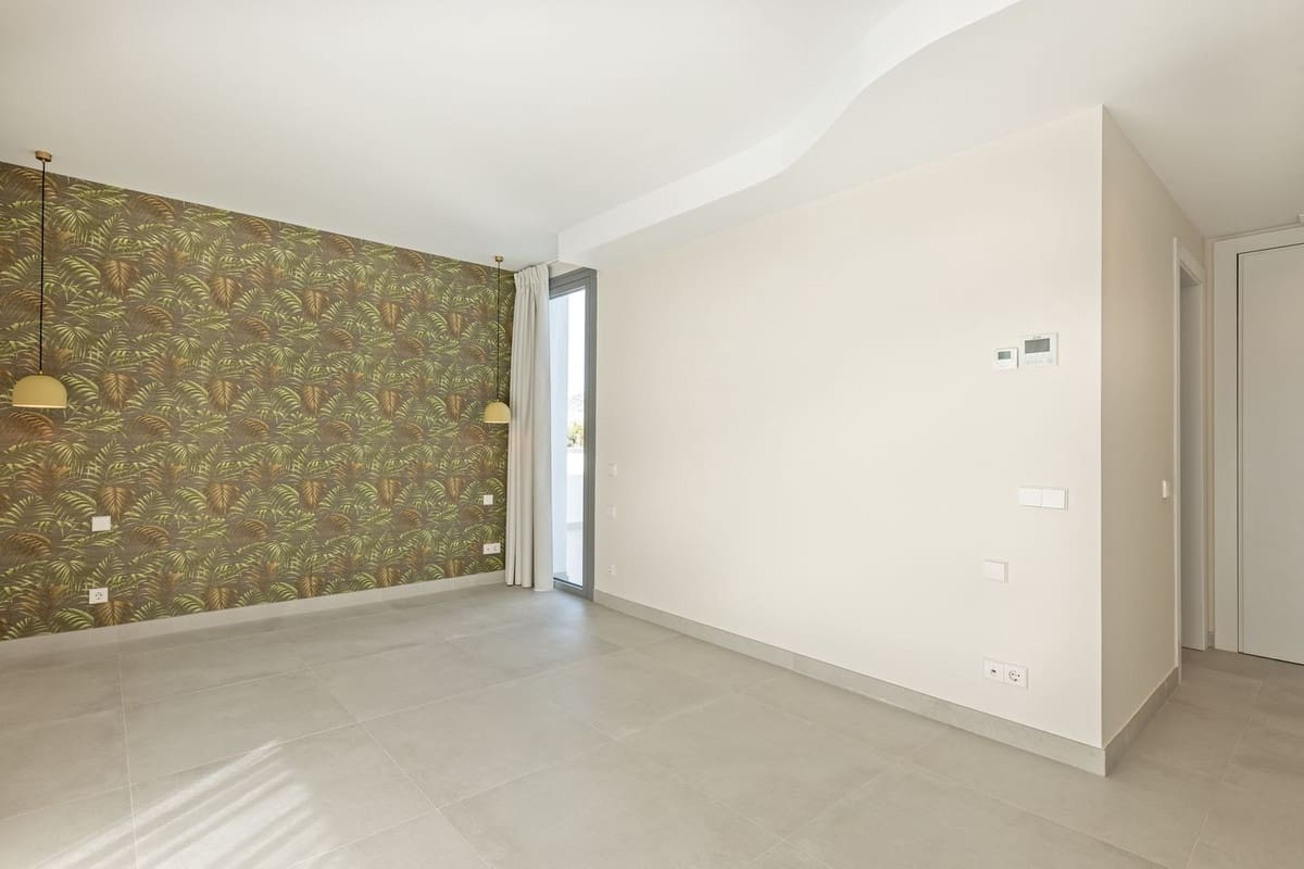 4 bedroom Townhouse for sale in San Pedro de Alcantara with pool - € 1,195,000 (Ref: 9846803)