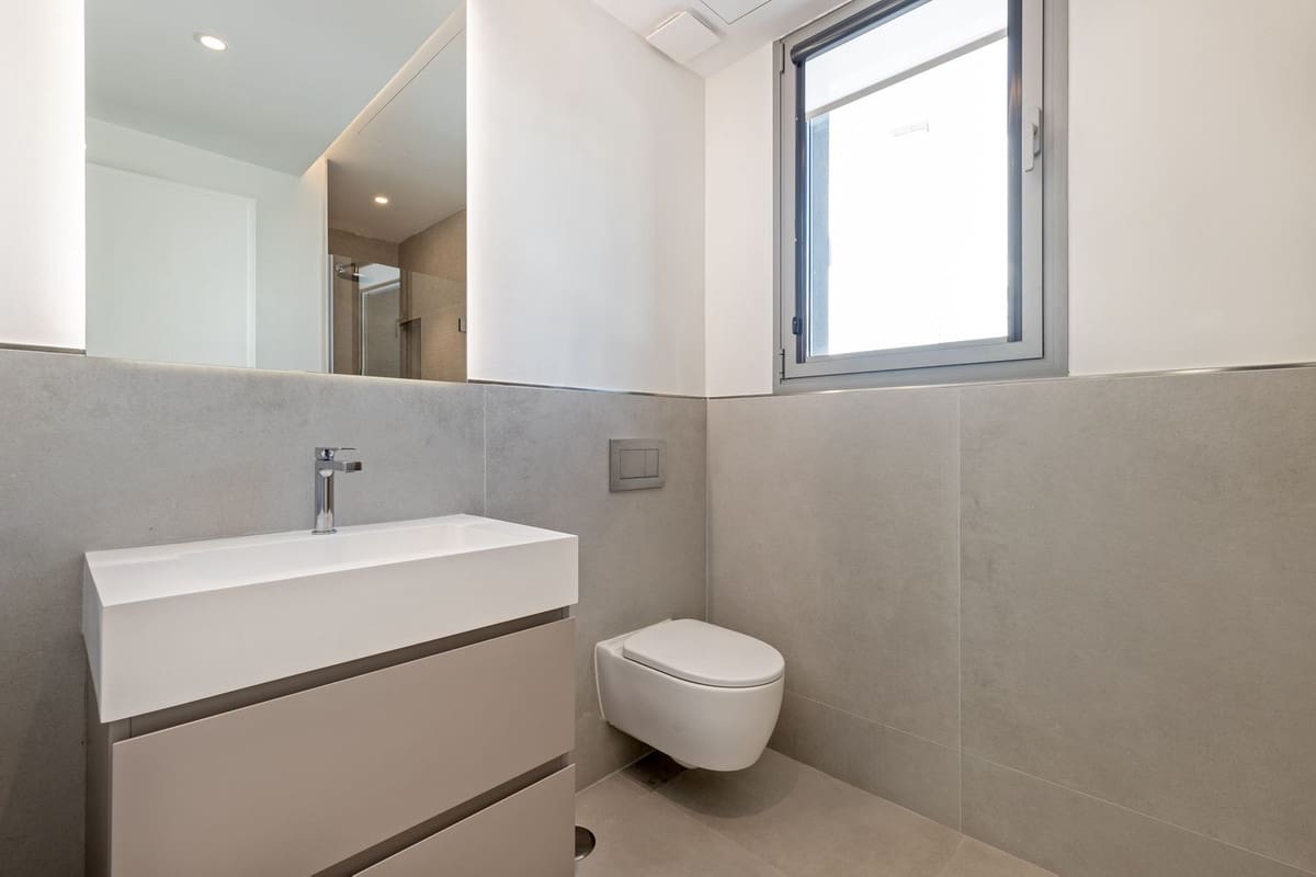 4 bedroom Townhouse for sale in San Pedro de Alcantara with pool - € 1,195,000 (Ref: 9846803)
