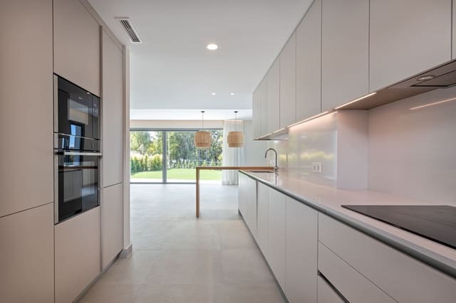 4 camera da letto Casa in vendita in San Pedro de Alcántara Pueblo, Marbella con piscina - 1.195.000 € (Rif: 9846803)