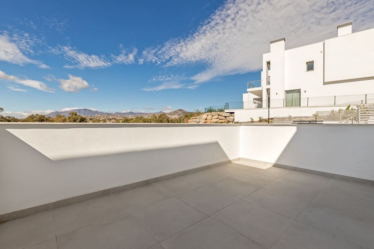 4 bedroom Townhouse for sale in San Pedro de Alcantara with pool - € 1,195,000 (Ref: 9846803)