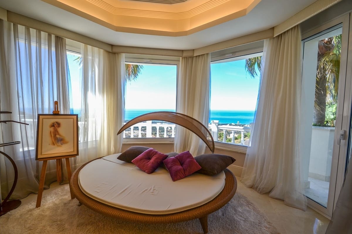 5 Zimmer Villa zu verkaufen in Los Monteros mit Pool - 2.950.000 € (Ref: 9846805)