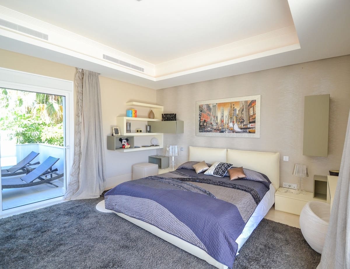 5 Zimmer Villa zu verkaufen in Los Monteros mit Pool - 2.950.000 € (Ref: 9846805)