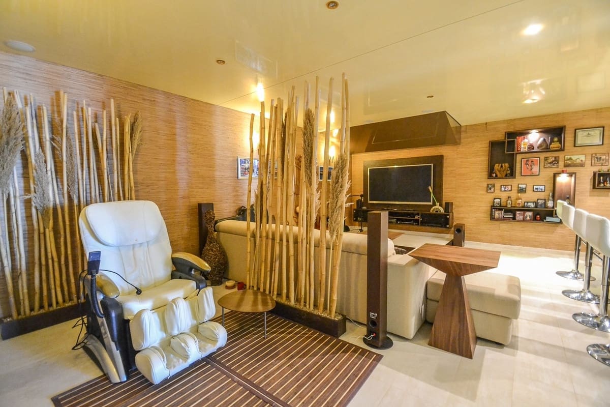 5 Zimmer Villa zu verkaufen in Los Monteros mit Pool - 2.950.000 € (Ref: 9846805)