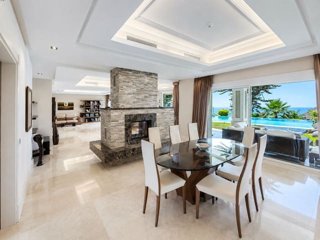 5 quarto Moradia para venda em Los Monteros, Marbella com piscina - 2 950 000 € (Ref: 9846805)