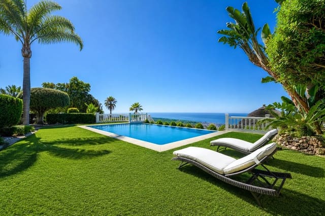 5 quarto Moradia para venda em Los Monteros, Marbella com piscina - 2 950 000 € (Ref: 9846805)