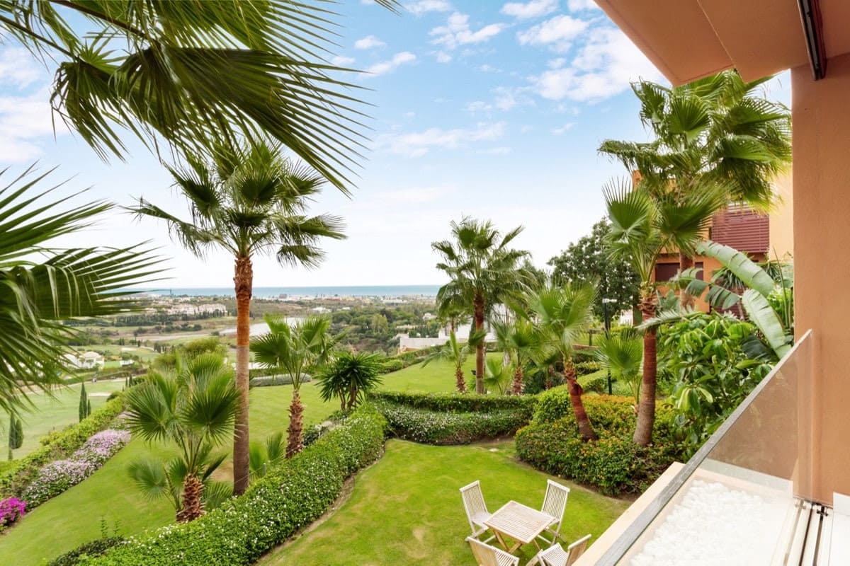 2 bedroom Apartment for sale in Benahavis - € 440,000 (Ref: 9846806)