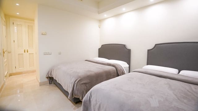 3 camera da letto Attico in vendita in Puerto Banus, Marbella con piscina - 1.700.000 € (Rif: 9868947)