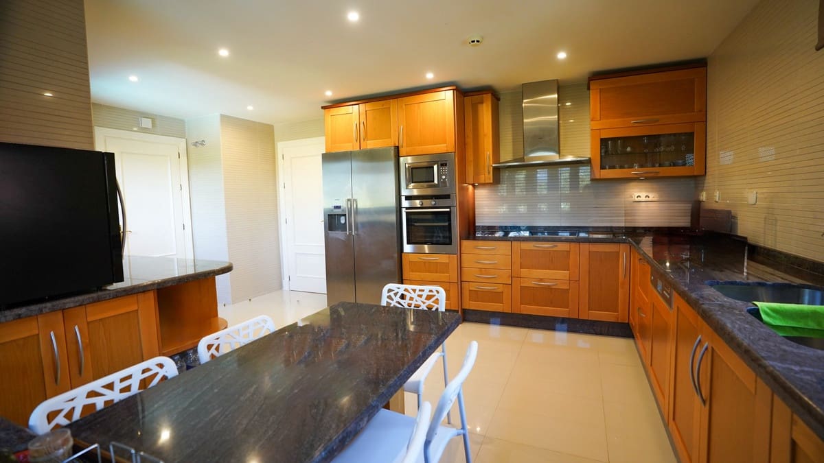 3 camera da letto Attico in vendita in Puerto Banus con piscina - 1.700.000 € (Rif: 9868947)