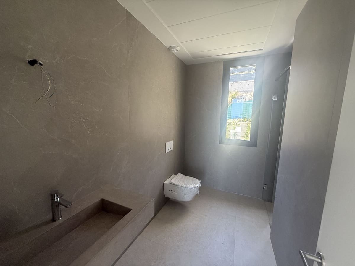 3 makuuhuone Huvila myytävänä paikassa Benahavis mukana uima-altaan - 1 895 000 € (Ref: 9868948)