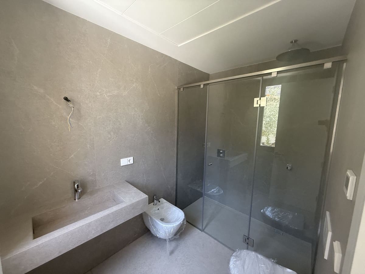 3 makuuhuone Huvila myytävänä paikassa Benahavis mukana uima-altaan - 1 895 000 € (Ref: 9868948)