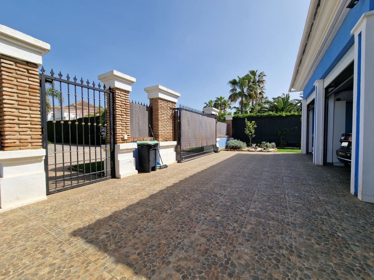 5 soverom Villa til salgs i Guadalmina med svømmebasseng - € 2 395 000 (Ref: 9868955)