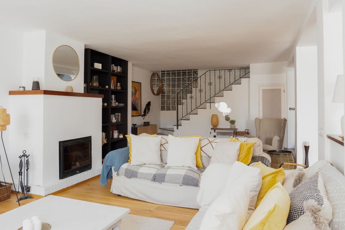 4 slaapkamer Huis te koop in Benahavis met zwembad - € 750.000 (Ref: 9868956)