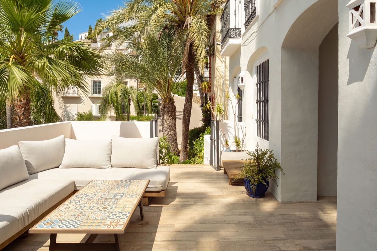 4 slaapkamer Huis te koop in Benahavis met zwembad - € 750.000 (Ref: 9868956)