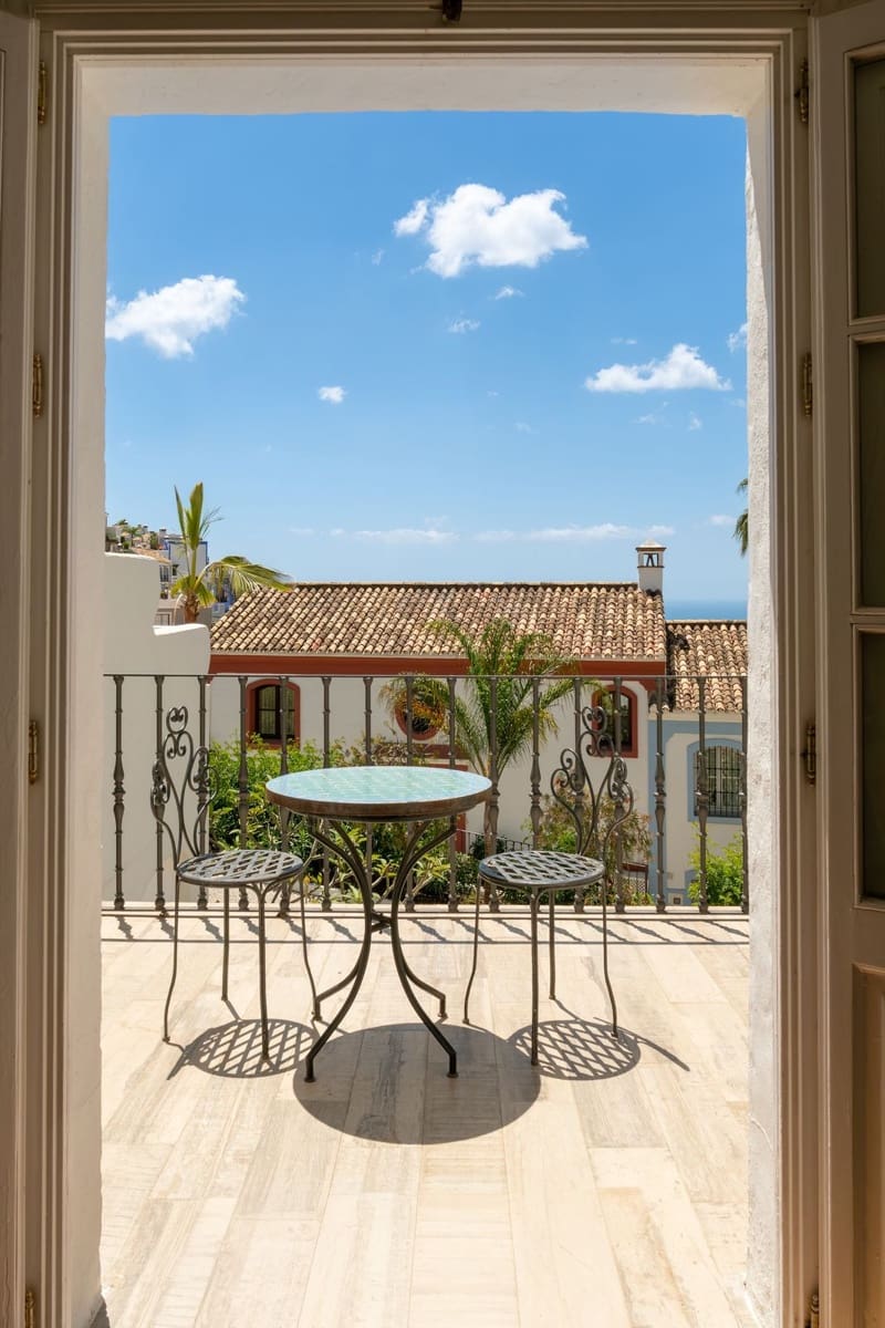 4 slaapkamer Huis te koop in Benahavis met zwembad - € 750.000 (Ref: 9868956)