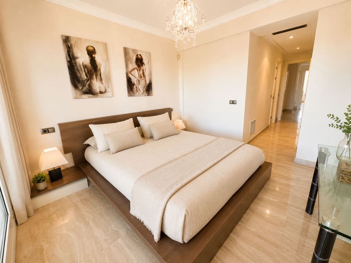 3 soveværelse Lejlighed til salg i Golden Mile med swimmingpool - € 950.000 (Ref: 9868957)