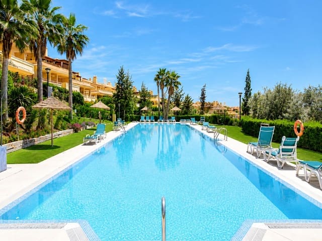 3 soveværelse Lejlighed til salg i Sierra Blanca, Marbella med swimmingpool - € 950.000 (Ref: 9868957)