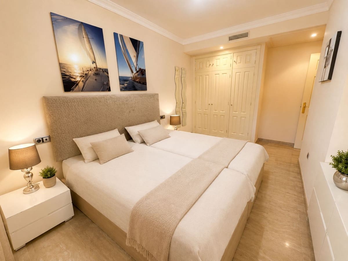 3 bedroom Apartment for sale in Golden Mile with pool - € 950,000 (Ref: 9868957)