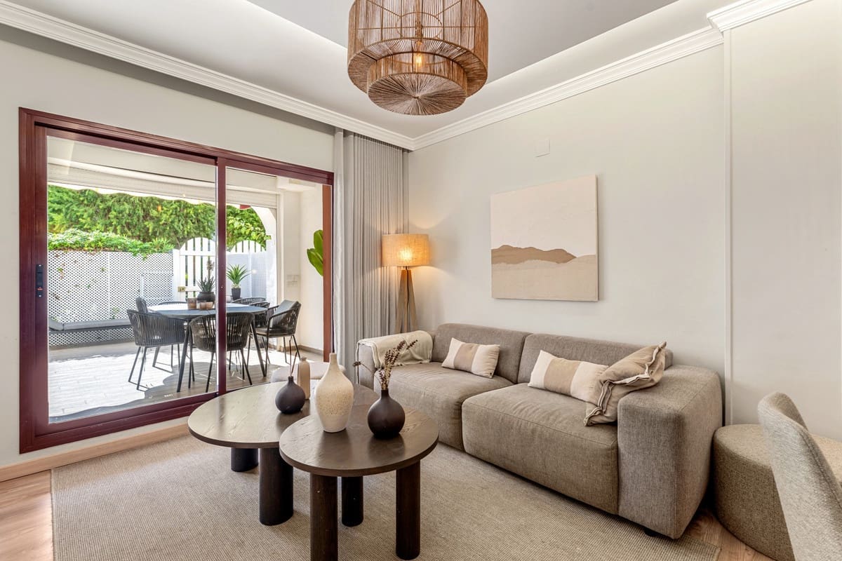 4 soveværelse Lejlighed til salg i San Pedro de Alcantara med swimmingpool - € 699.000 (Ref: 9868958)