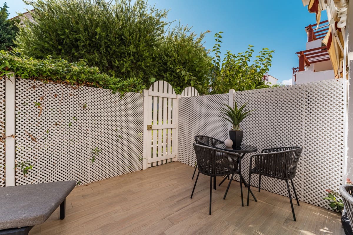 4 soveværelse Lejlighed til salg i San Pedro de Alcantara med swimmingpool - € 699.000 (Ref: 9868958)