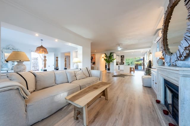 3 slaapkamer Huis te koop in Hacienda Las Chapas, Marbella met zwembad - € 795.000 (Ref: 9868959)
