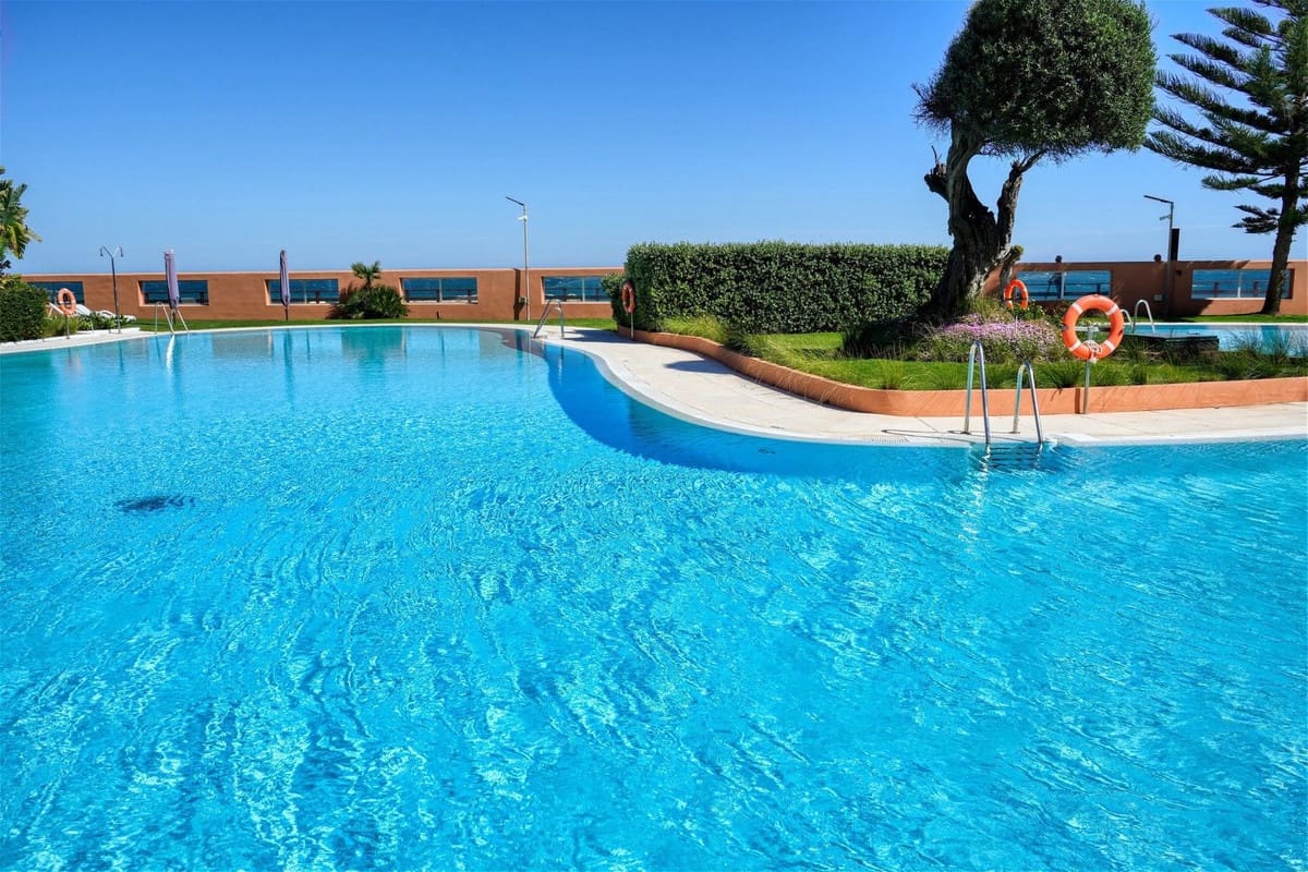 3 slaapkamer Penthouse te koop in Puerto Banus met zwembad - € 3.500.000 (Ref: 9868961)